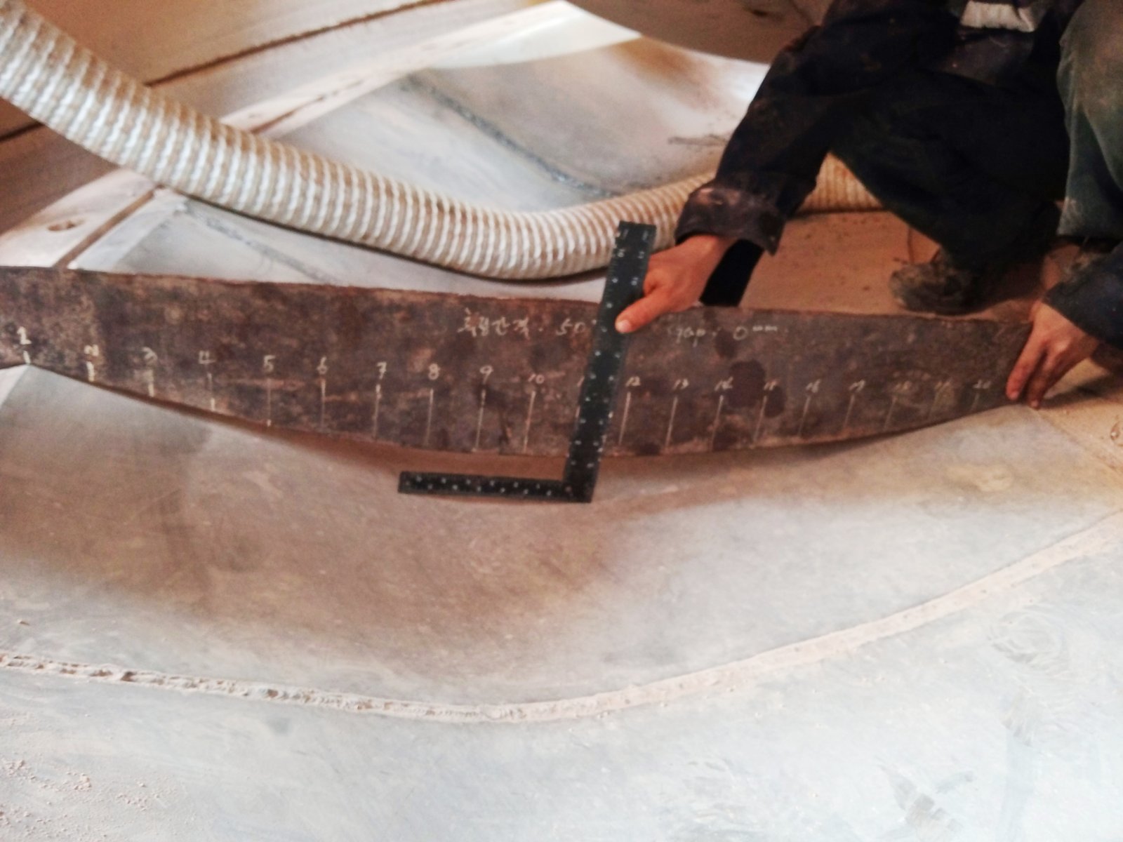 Rebuilding &Hard-facing Vertical Raw Mill Table Liner 2